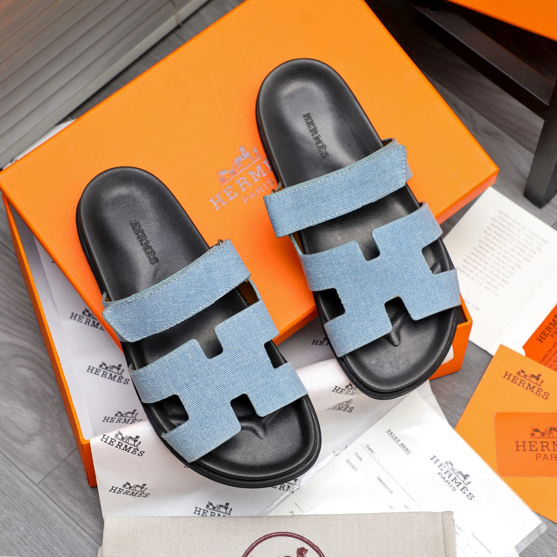 Men's shoes 💰340 Product trademark: Hermes "Hermes" Couple's slippers True size: 36-46 Product material: Selected denim breathable upper, microfiber lining, original outsole